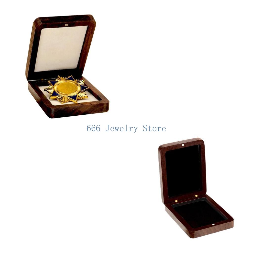 Collectors Coins Jewelry & Watches Of Smithtown - F2TD Drewniany stojak na plakietki Drewniany