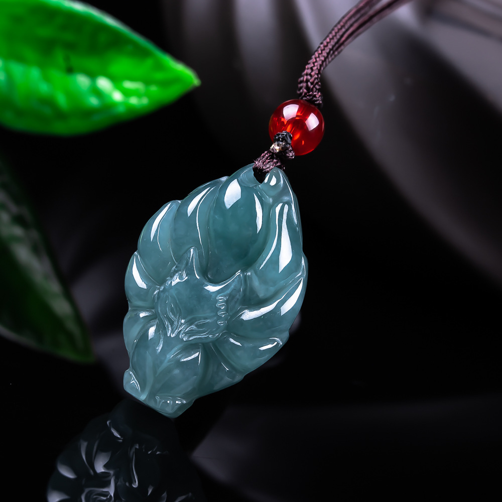 Jewelry & Watches Vitopoulos - Naturalny Birmanski Jadeitowy Wisiorek Lis Naszyjnik