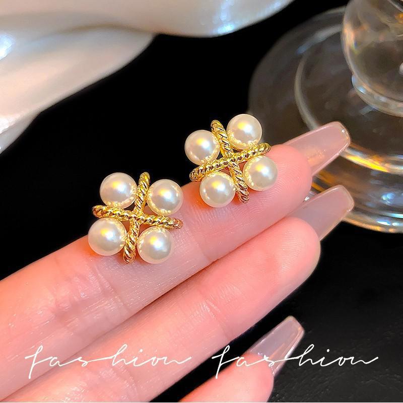 Pearl Stud Earrings - Kolczyki sztyfty z perłami w stylu