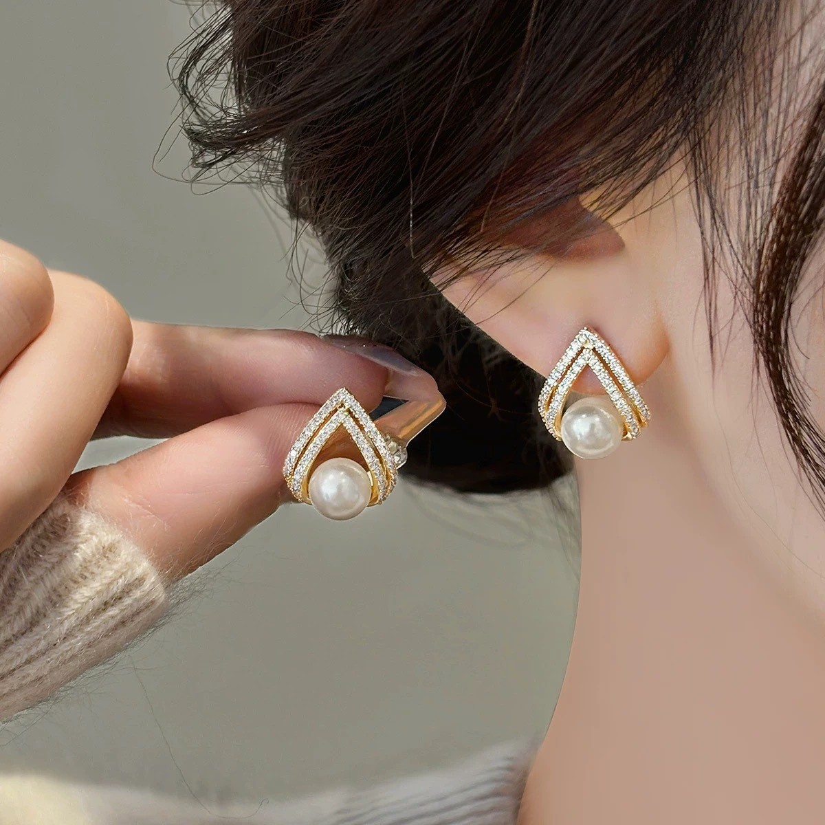 Kolczyki damskie w kolorze win – Pearl Stud Earrings recenzja i cena